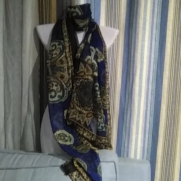 Woman's Shaul or scarf paisley colours - Picture 4 of 4